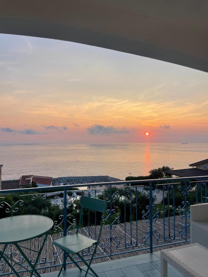 Tenuta Taurianum Panoramichouse E Panoramicb&b * Palmi